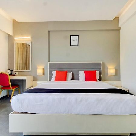 Capital O 77219 Hotel Dwarwata Dharwad Extérieur photo
