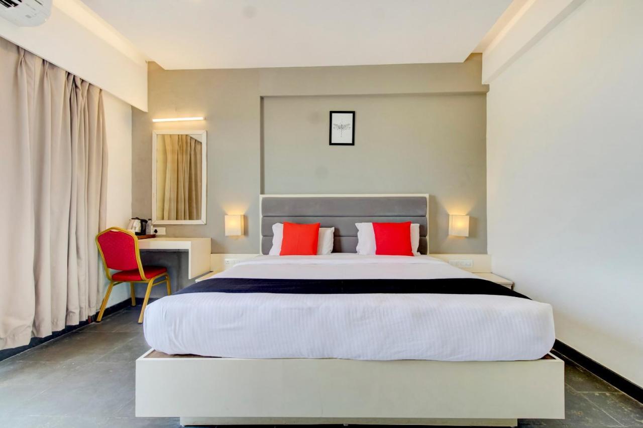 Capital O 77219 Hotel Dwarwata Dharwad Extérieur photo