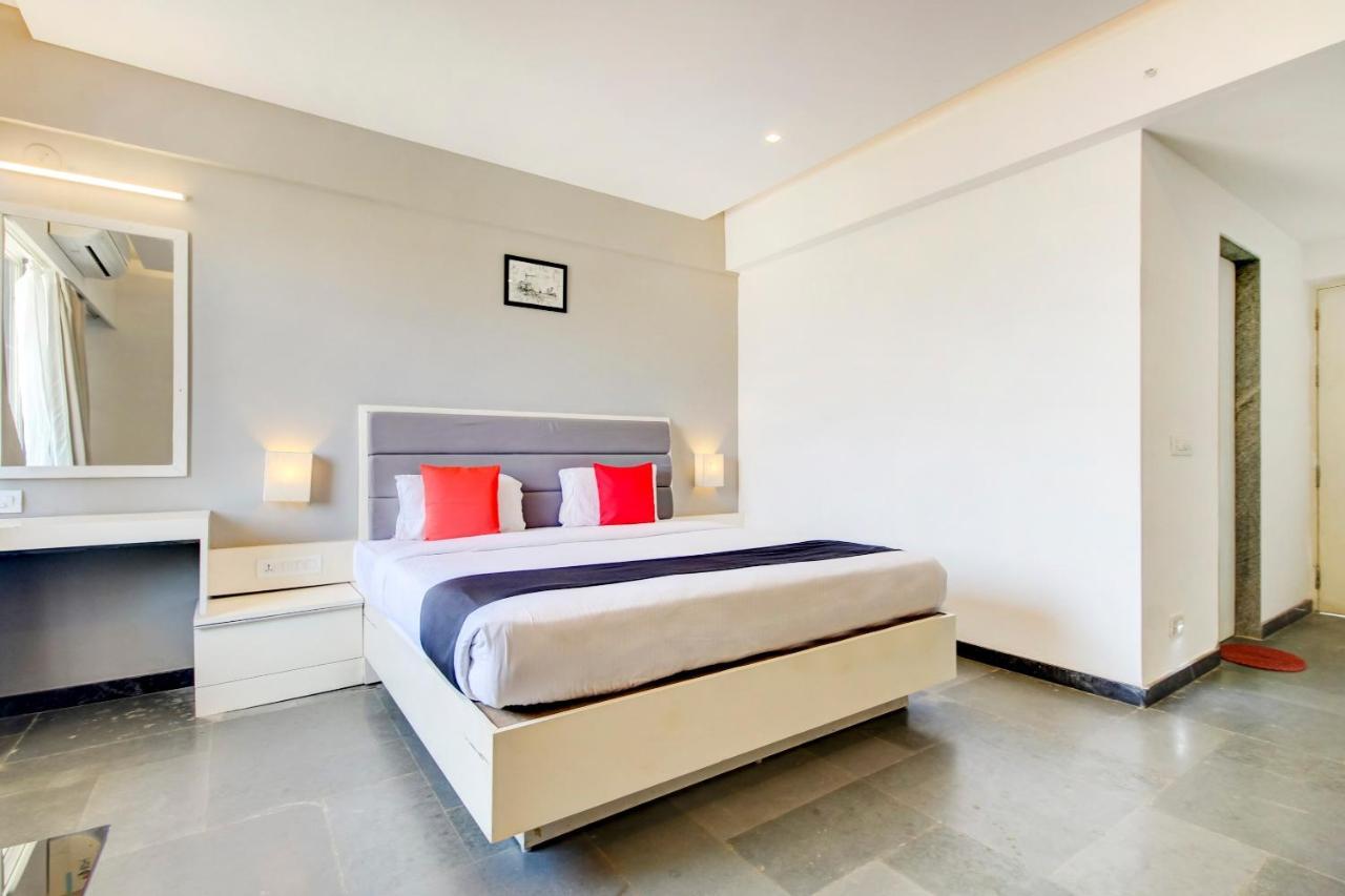 Capital O 77219 Hotel Dwarwata Dharwad Extérieur photo