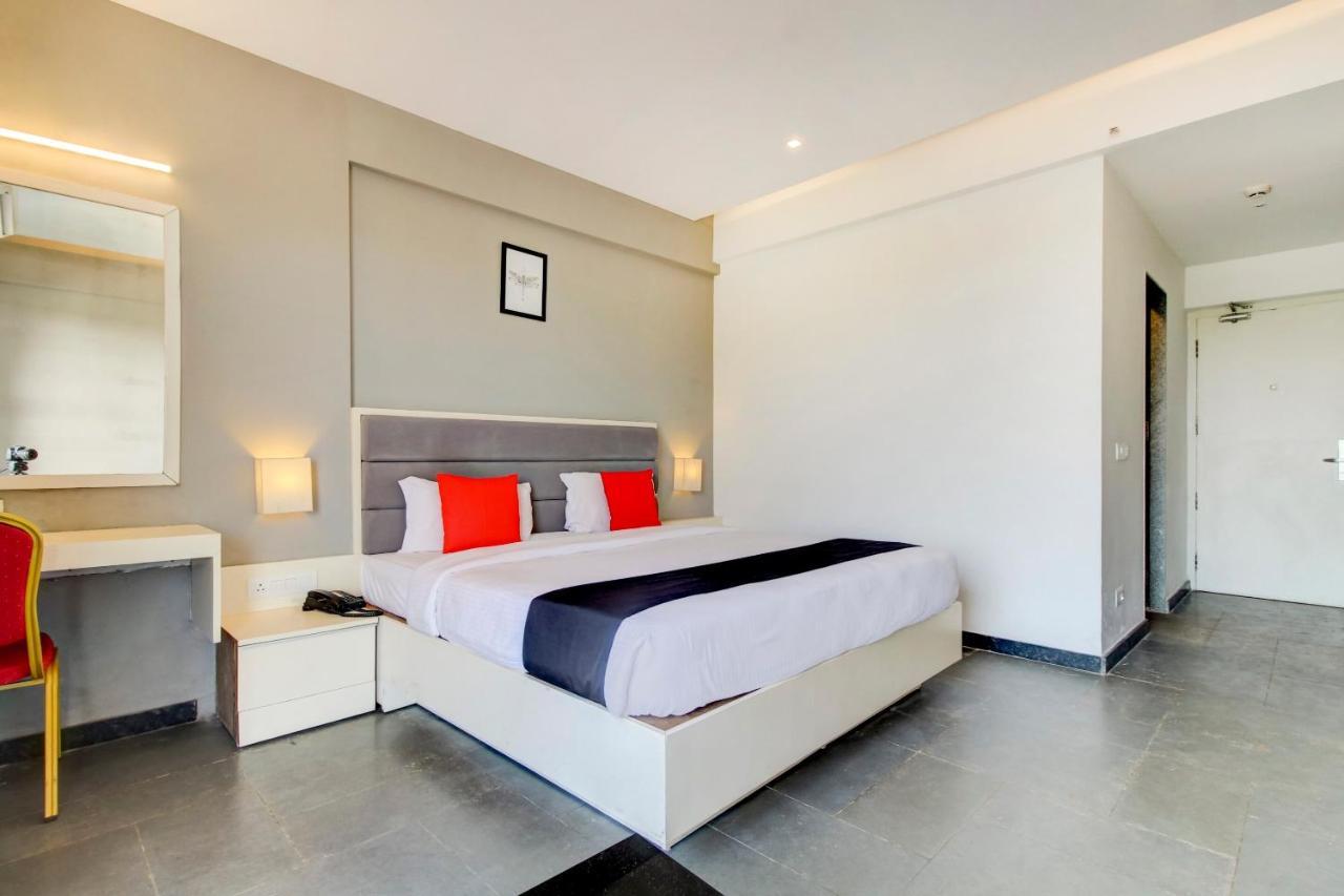 Capital O 77219 Hotel Dwarwata Dharwad Extérieur photo