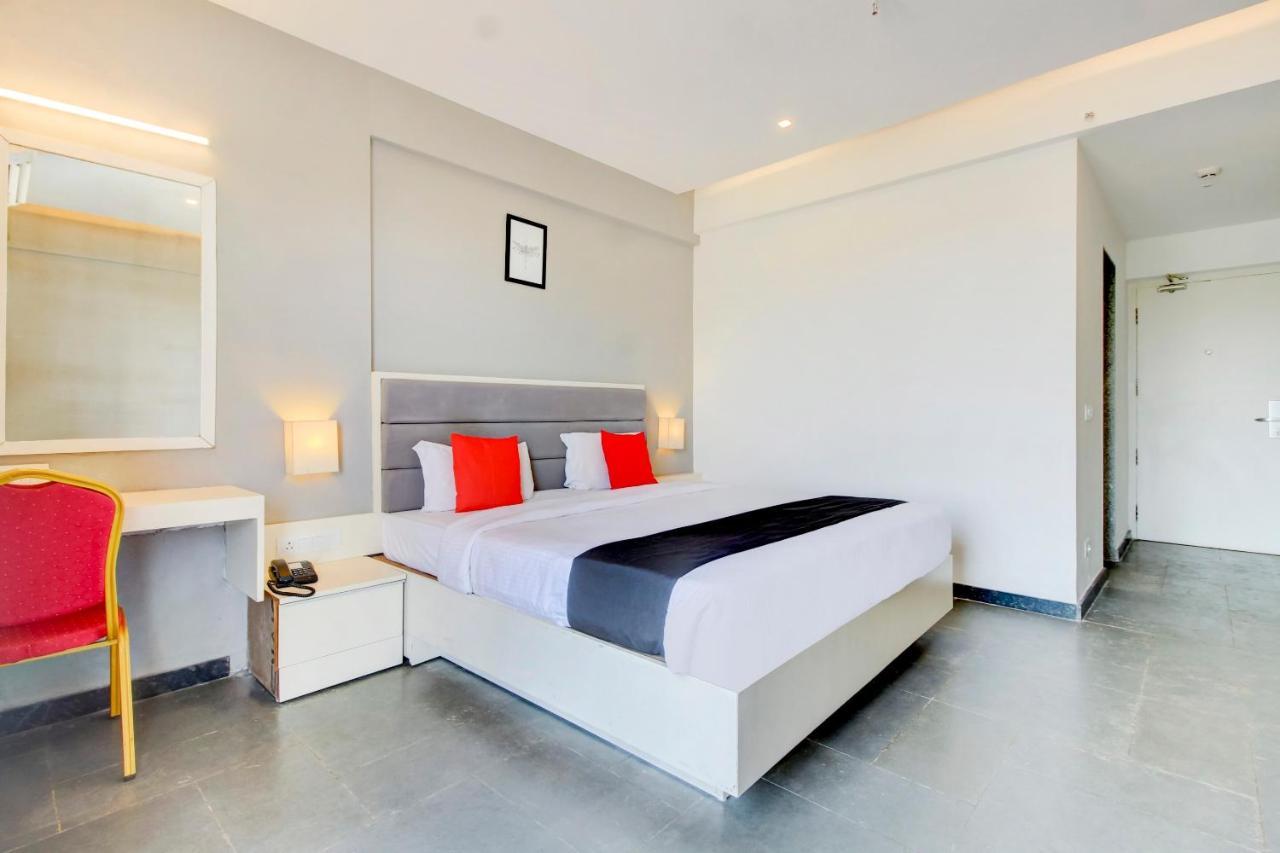 Capital O 77219 Hotel Dwarwata Dharwad Extérieur photo